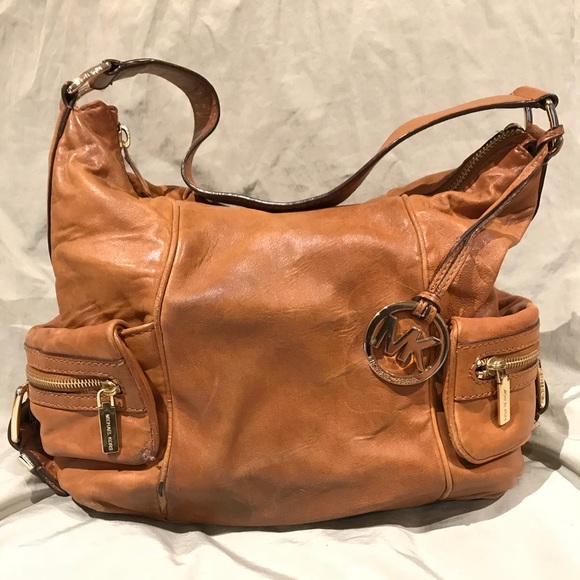 Michael Kors Handbags - Michael Kors leather shoulder bag